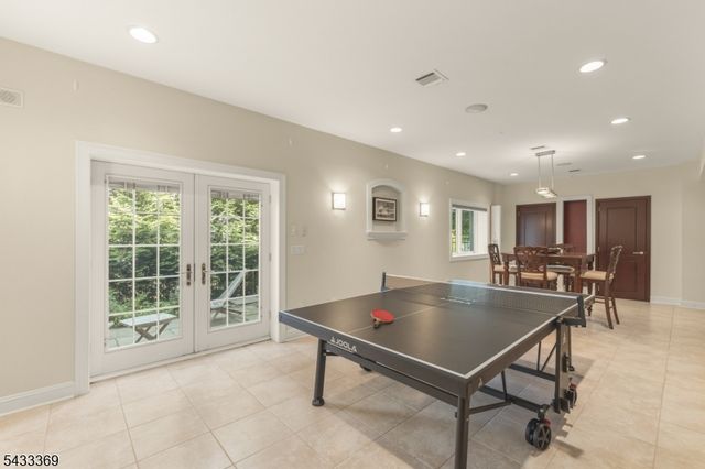 9 Lafayette Dr, Livingston Twp., NJ 07039