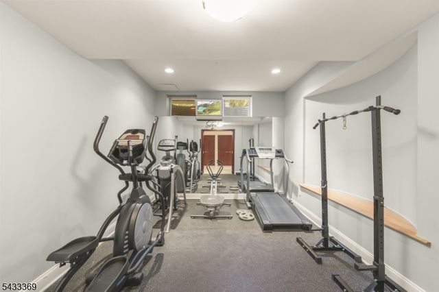 9 Lafayette Dr, Livingston Twp., NJ 07039