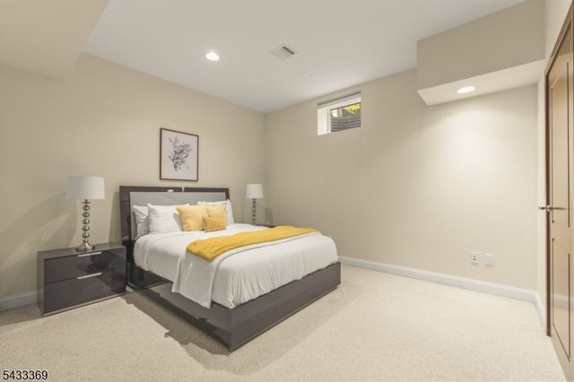 9 Lafayette Dr, Livingston Twp., NJ 07039