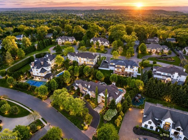 9 Lafayette Dr, Livingston Twp., NJ 07039