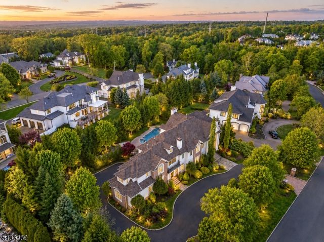 9 Lafayette Dr, Livingston Twp., NJ 07039