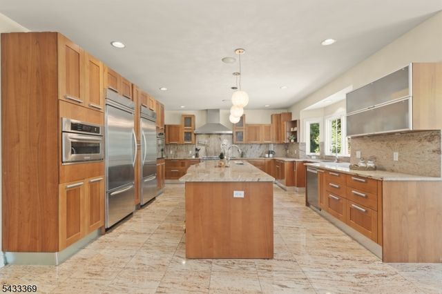 9 Lafayette Dr, Livingston Twp., NJ 07039