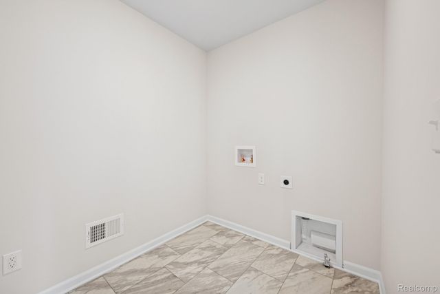 4246 Cedar Lane, Grand Blanc Charter Township, MI 48439