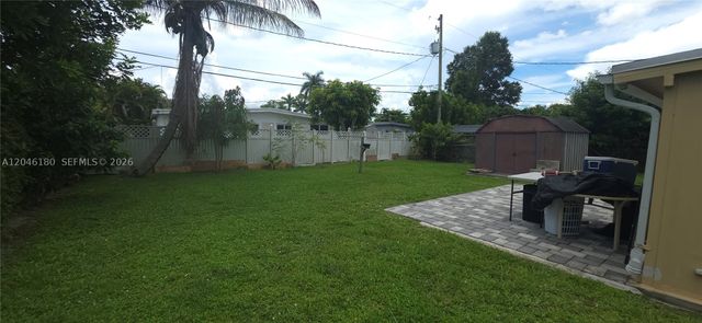 772 Gardenia Dr, Royal Palm Beach, FL 33411