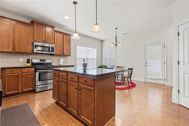 3769 Lake Haven Way, Atlanta, GA 30349