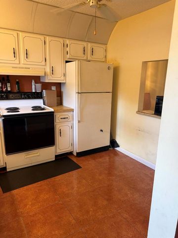 9440 SW 8th Street 110, Boca Raton, FL 33428