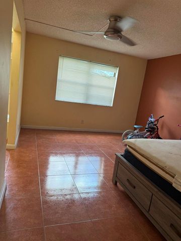 9440 SW 8th Street 110, Boca Raton, FL 33428