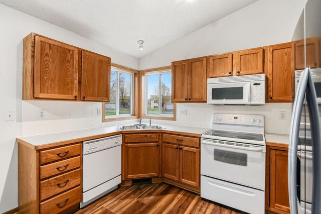 1490 Fireside Road, Waconia, MN 55387