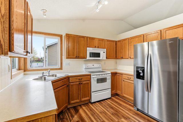 1490 Fireside Road, Waconia, MN 55387