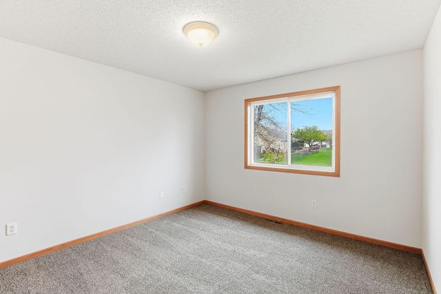 1490 Fireside Road, Waconia, MN 55387