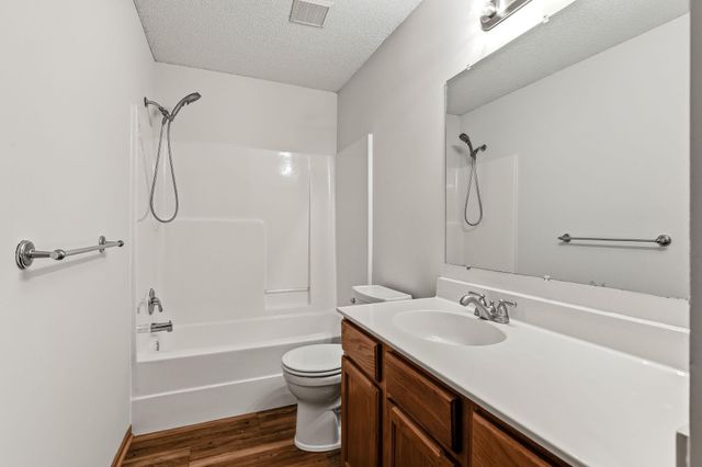 1490 Fireside Road, Waconia, MN 55387