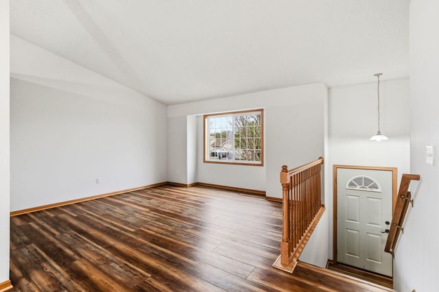 1490 Fireside Road, Waconia, MN 55387