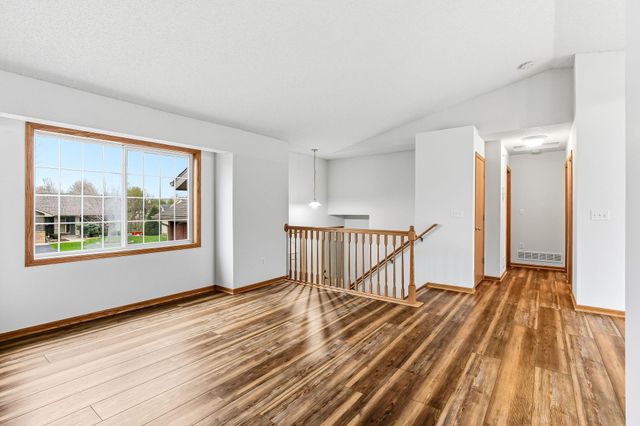 1490 Fireside Road, Waconia, MN 55387