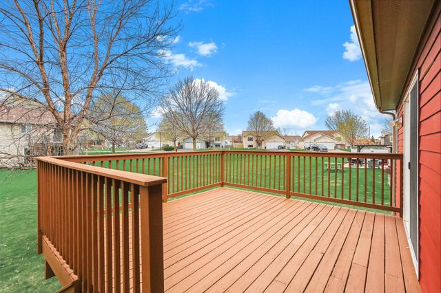 1490 Fireside Road, Waconia, MN 55387