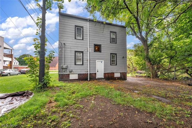 10111 Born Avenue, Cleveland, OH 44108