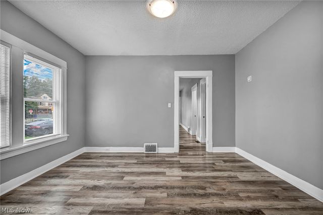 10111 Born Avenue, Cleveland, OH 44108