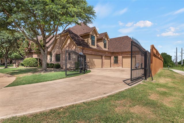 8300 Southridge Court, North Richland Hills, TX 76182