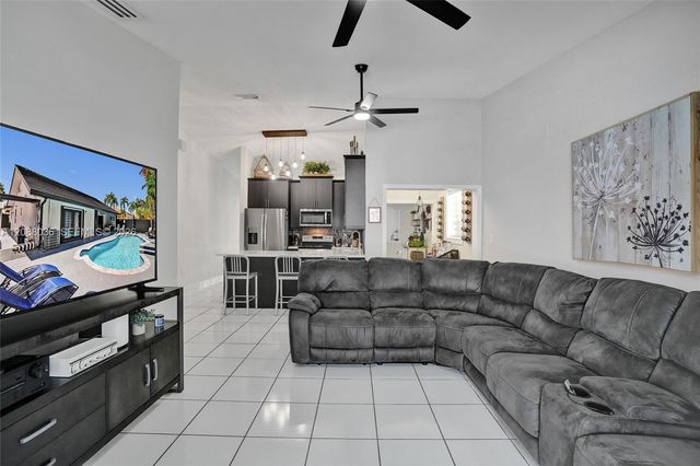 8971 NW 150th Terrace, Miami Lakes, FL 33018
