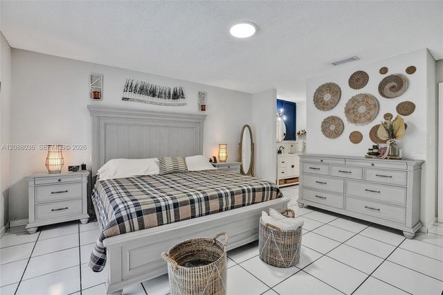 8971 NW 150th Terrace, Miami Lakes, FL 33018
