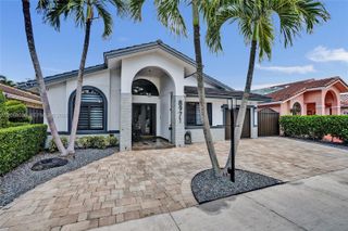 8971 NW 150th Terrace, Miami Lakes, FL 33018