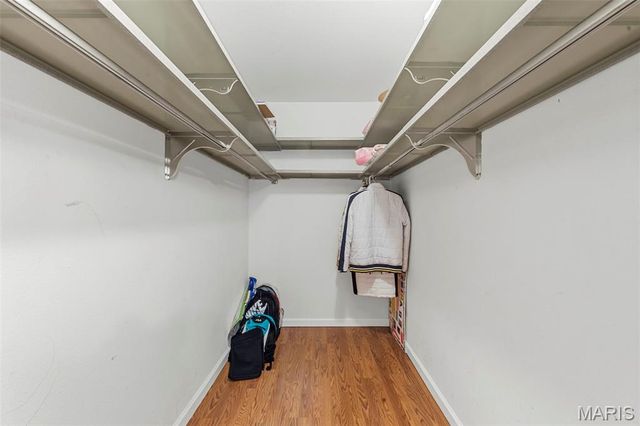 916 Claytonbrook Drive 1, Ballwin, MO 63011