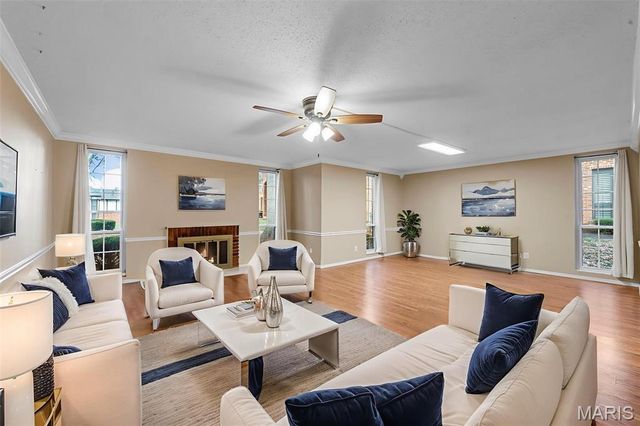 916 Claytonbrook Drive 1, Ballwin, MO 63011