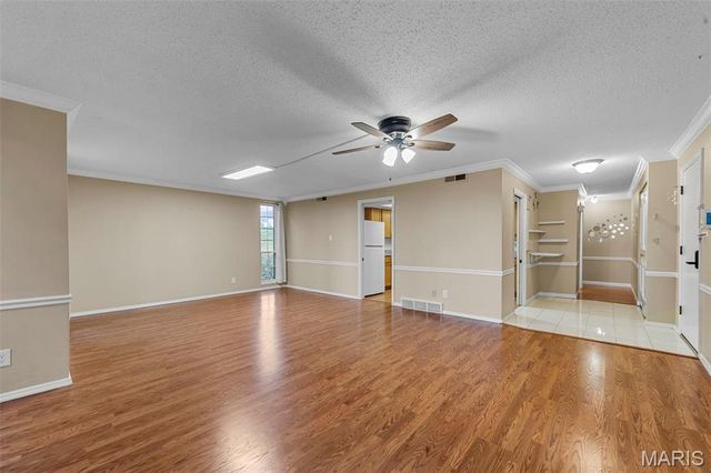 916 Claytonbrook Drive 1, Ballwin, MO 63011