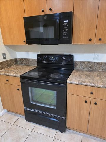 2584 SW 84th Terrace 101, Miramar, FL 33025