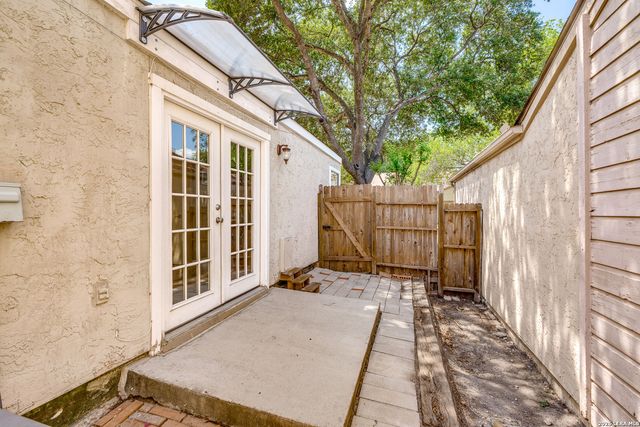 1406 Brook Run, San Antonio, TX 78232