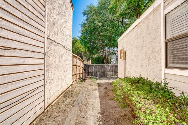 1406 Brook Run, San Antonio, TX 78232