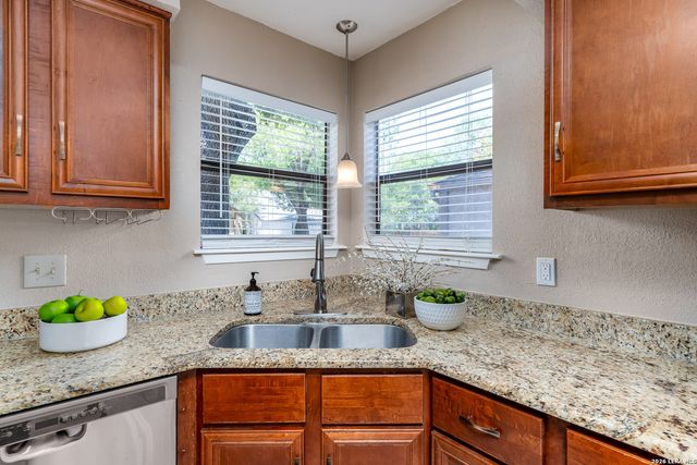 1406 Brook Run, San Antonio, TX 78232