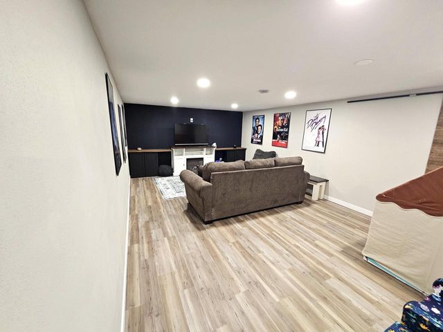 1510 E Wisconsin AVENUE, Little Chute, WI 54140