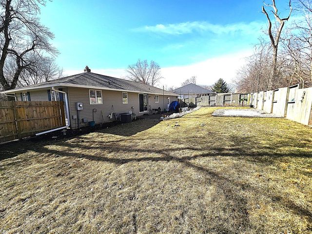 1510 E Wisconsin AVENUE, Little Chute, WI 54140