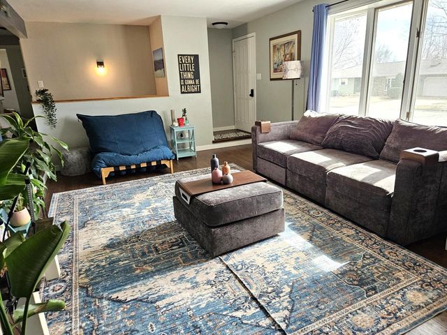 1510 E Wisconsin AVENUE, Little Chute, WI 54140