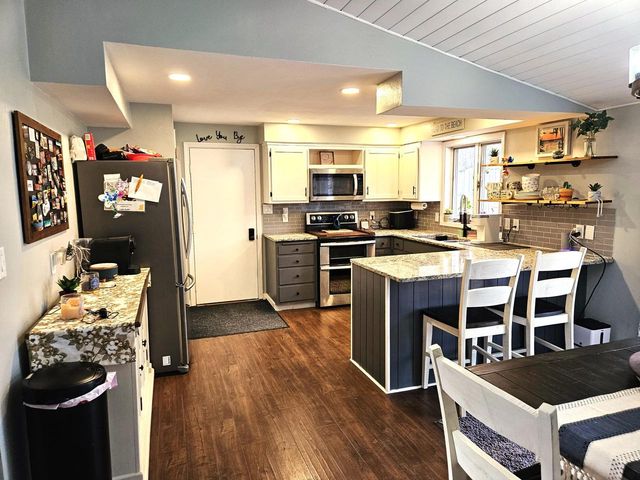 1510 E Wisconsin AVENUE, Little Chute, WI 54140