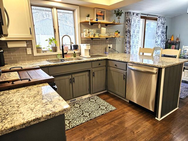 1510 E Wisconsin AVENUE, Little Chute, WI 54140