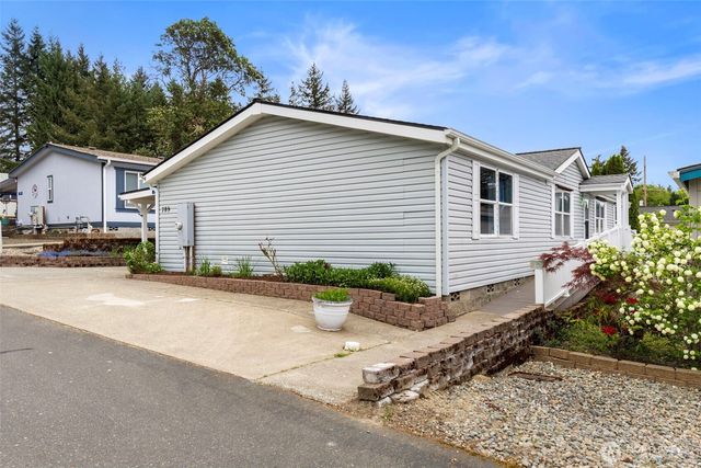 789 NE Reeds Meadow Lane, Bremerton, WA 98311