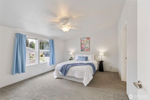 789 NE Reeds Meadow Lane, Bremerton, WA 98311