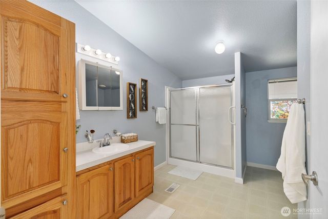 789 NE Reeds Meadow Lane, Bremerton, WA 98311