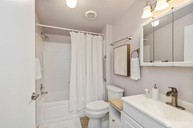789 NE Reeds Meadow Lane, Bremerton, WA 98311
