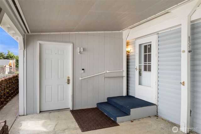 789 NE Reeds Meadow Lane, Bremerton, WA 98311
