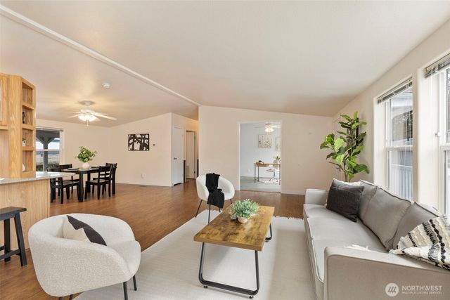 789 NE Reeds Meadow Lane, Bremerton, WA 98311