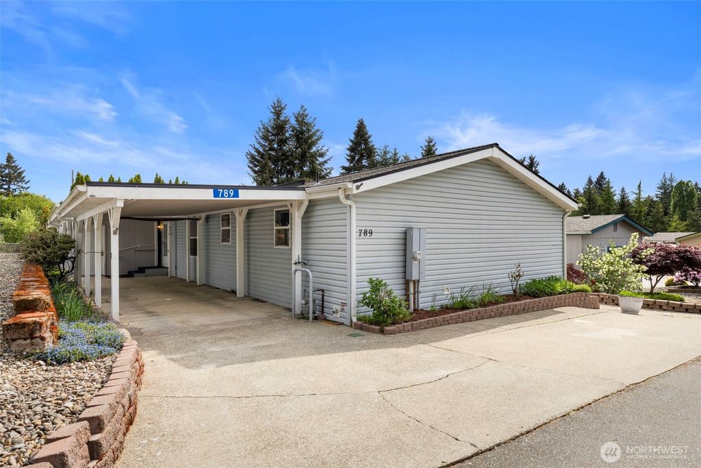 789 NE Reeds Meadow Lane, Bremerton, WA 98311