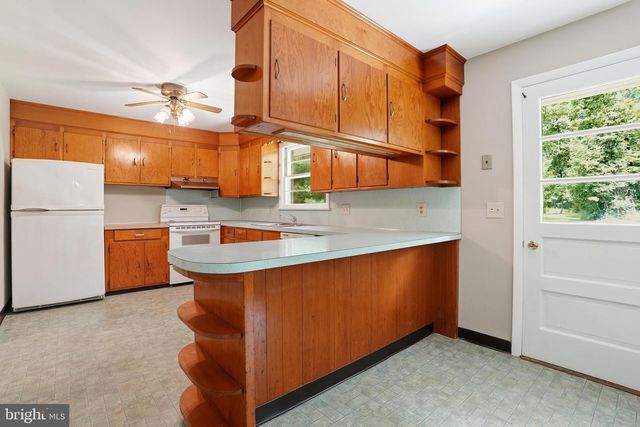 486 DERSTINE RD, Hatfield, PA 19440