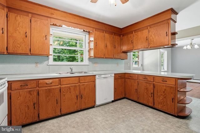 486 DERSTINE RD, Hatfield, PA 19440