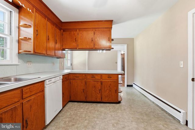 486 DERSTINE RD, Hatfield, PA 19440