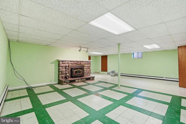 486 DERSTINE RD, Hatfield, PA 19440