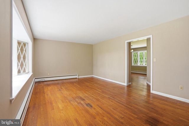 486 DERSTINE RD, Hatfield, PA 19440