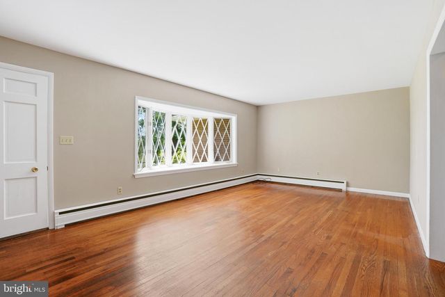 486 DERSTINE RD, Hatfield, PA 19440