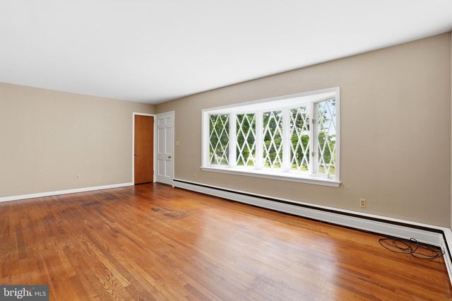 486 DERSTINE RD, Hatfield, PA 19440